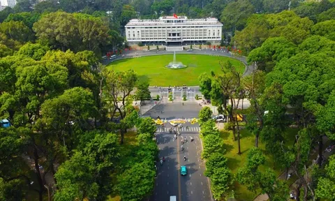 5.000 người đi bộ đồng hành dịp kỷ niệm 50 năm Thành phố vinh dự mang tên Chủ tịch Hồ Chí Minh