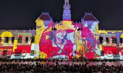 Trình diễn công nghệ 3D Mapping dịp 50 năm  Thành phố chính thức mang tên Chủ tịch Hồ Chí Minh