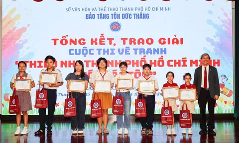 Trao giải cuộc thi vẽ tranh “Thiếu nhi Thành phố Hồ Chí Minh với Bác Tôn” lần thứ XX
