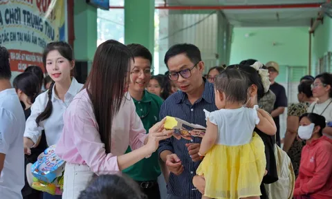 Hội Di sản Văn hóa TPHCM mang Trung thu đến trẻ em da cam tại Củ Chi